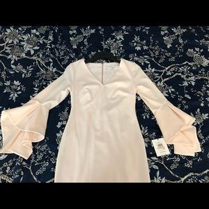 🌸 NWT V-Neck Flutter Sleeve Sheath Dress